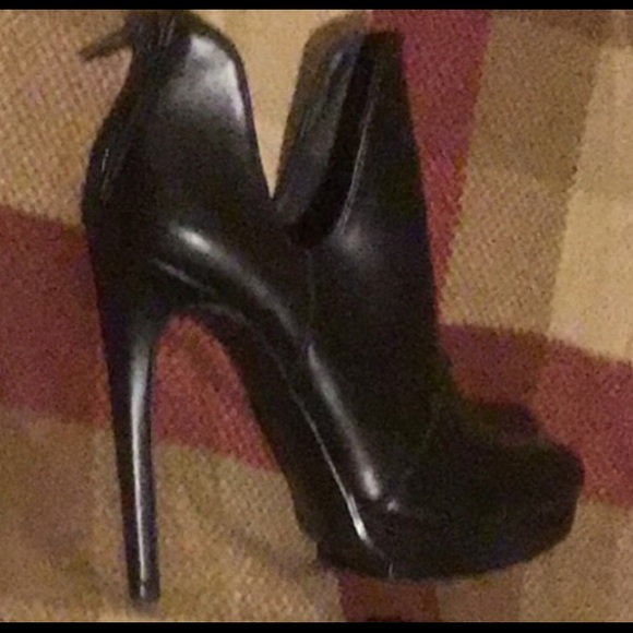 New..Zara Trafaluc heeled boots❤️.. - Picture 2 of 8